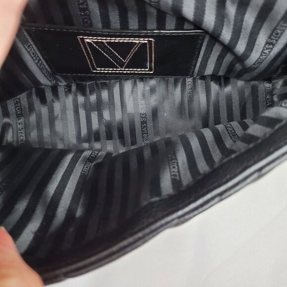 Victorias Secret Black Quilted Shoulder Bag With Gold Chain Strap Faux Leather - Picture 10 of 16